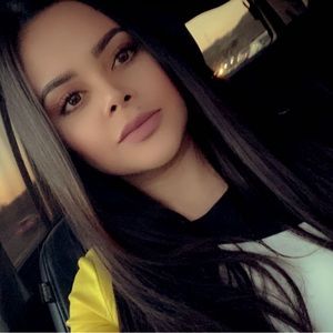 Meet your Posher, Monica